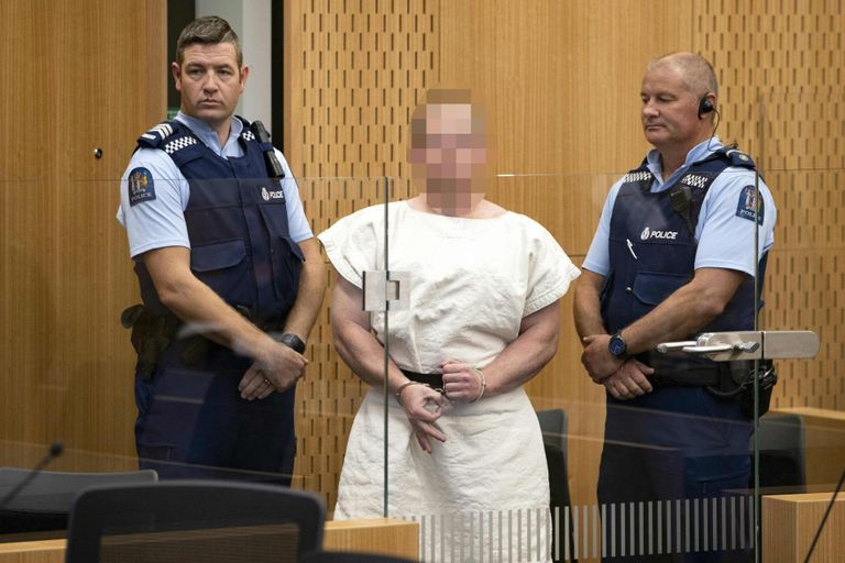Uus-Meremaa massimõrvar näitas kohtus rassistlikuks peetavat käemärki.