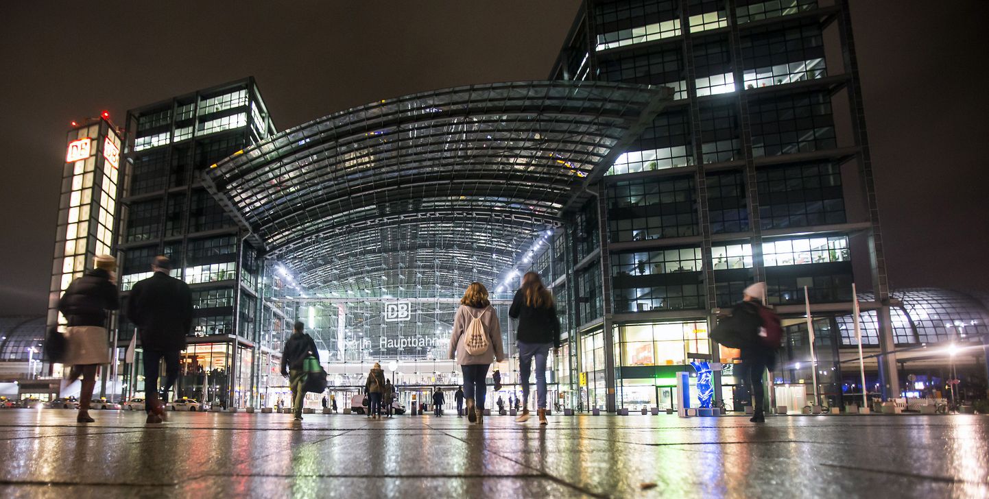 Hauptbahnhof ehk Berliini keskne raudteejaam mängib olulist rolli turismis ja linna argielus – just selle hoone läbi saabuvad tuhanded linlased ja külastajad nautima ostlemist, kultuuri ja rahvusvahelist gurmeed.