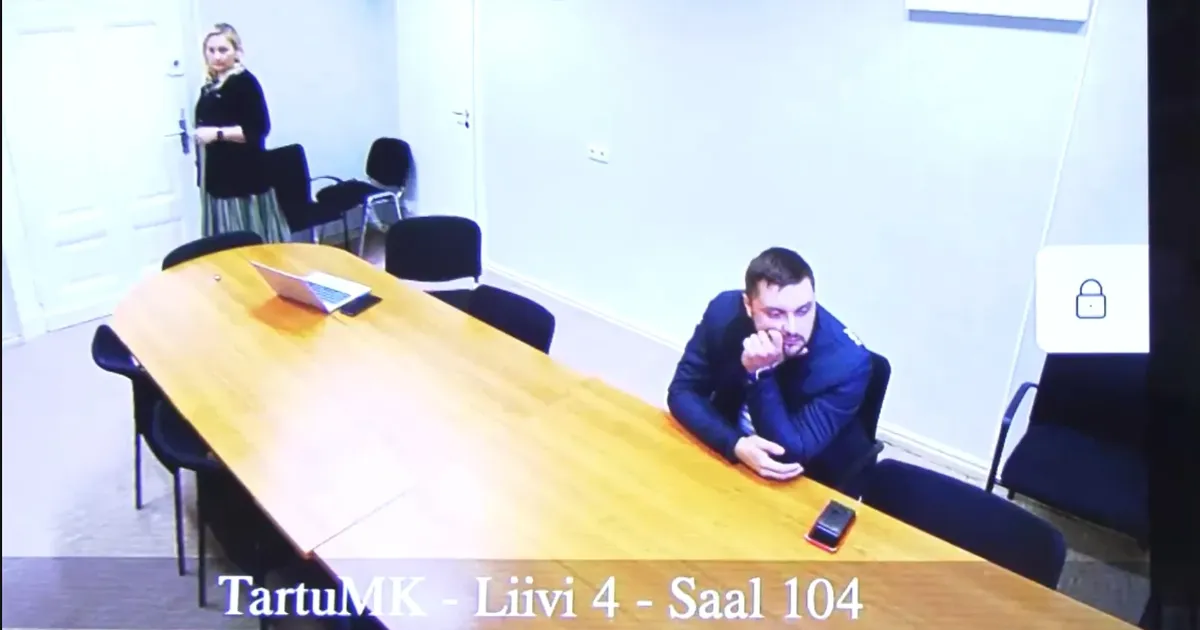 Esmaspäevases «Kuuuurija» saates kõlas väide, et jõhkra naisepeksja Christopher Siideri isa on politseinik, mistõttu on noormees nii leebelt pääsenud. Tegemist 