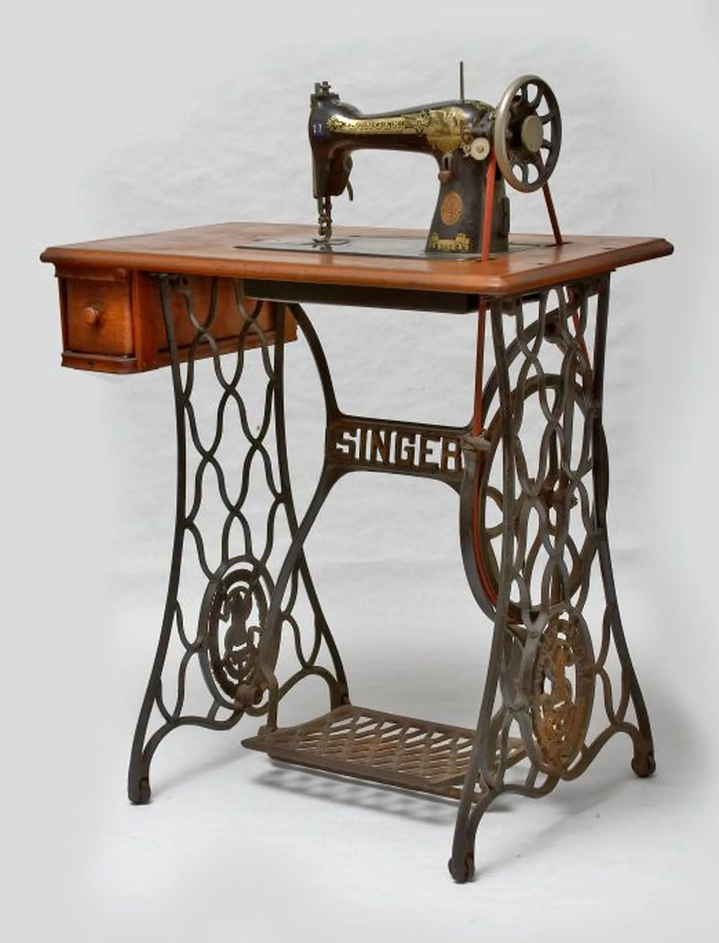 Õmblusmasin Singer.