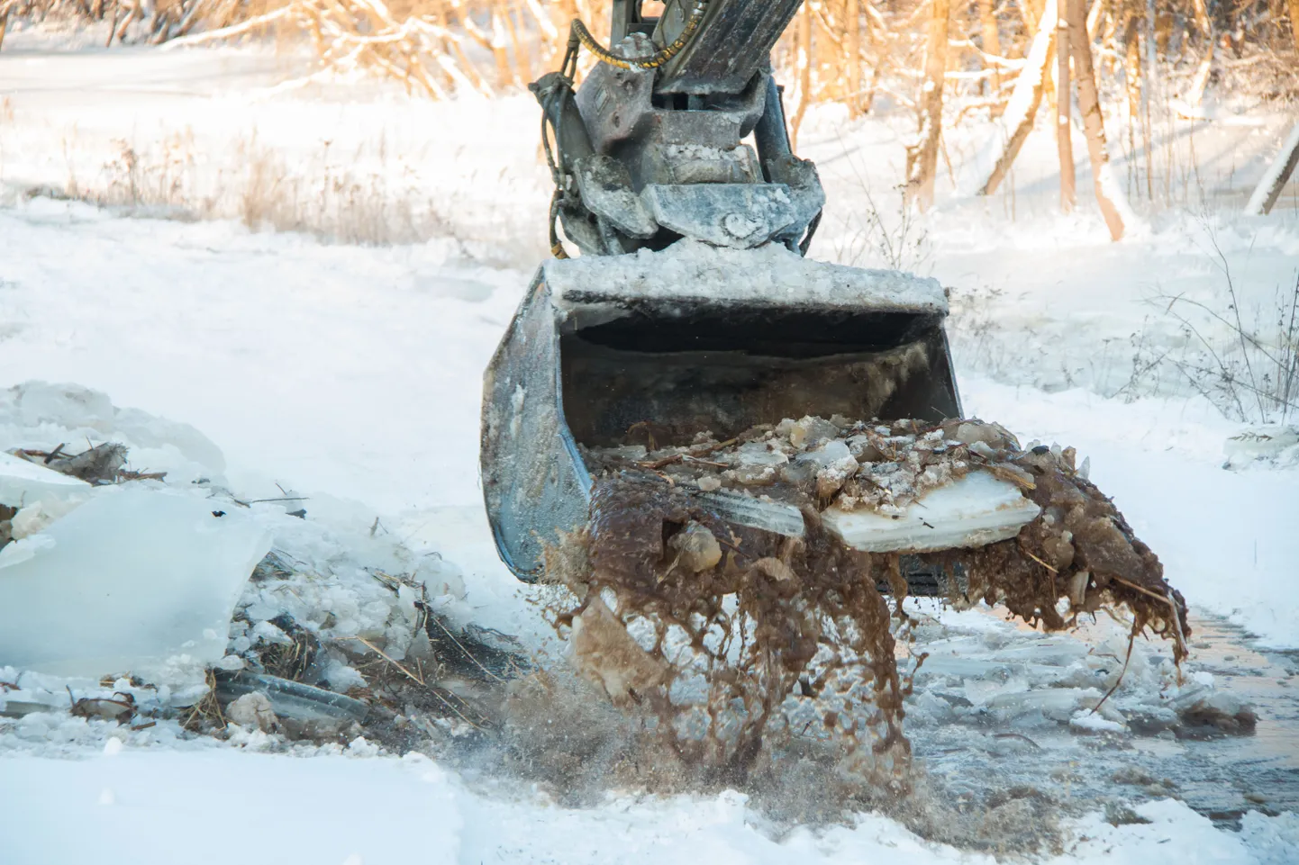 Ковш экскаватора.