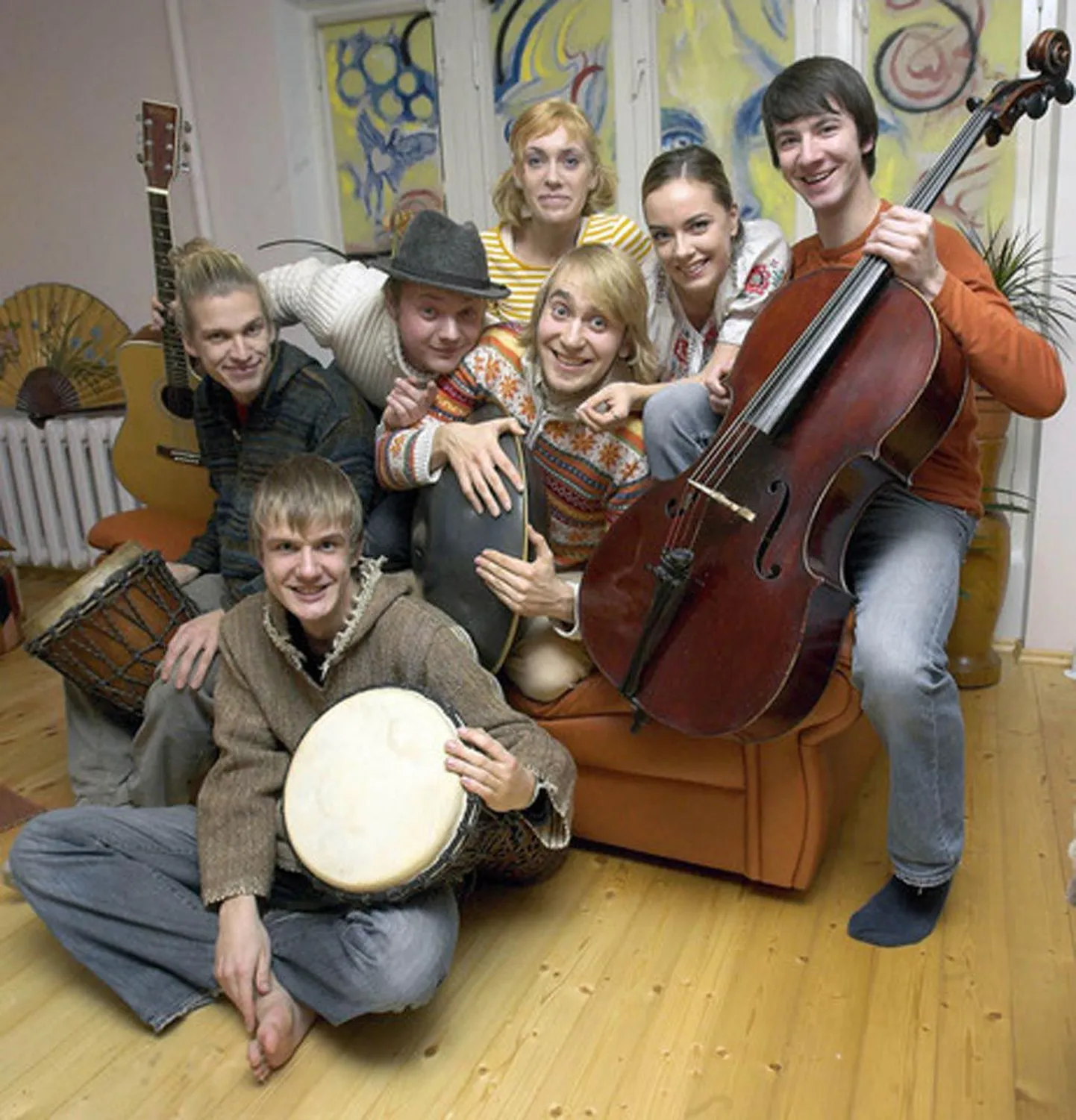 Indigolapsed on bänd kes mängib eestikeelset omaloomingut etno-folk stiilis.