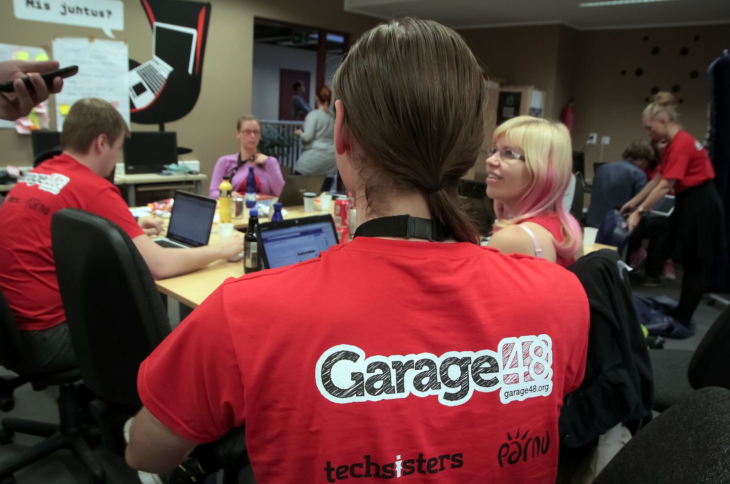 Pärnus toimus esmakordselt infotehnoloogiafirmade üritus “Garage48”.