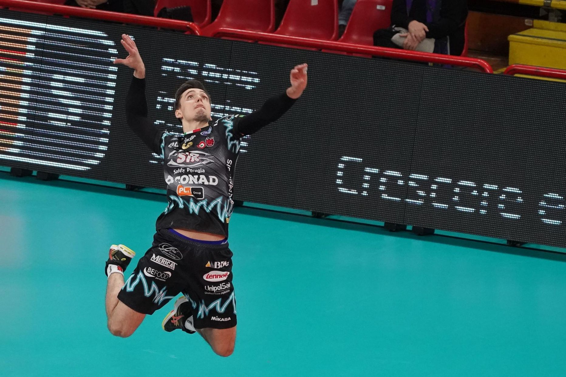 Robert Tähe koduklubi Perugia püüab Meistrite liigas sinilindu ja üritab seetõttu kõigest väest tavapärases rütmis jätkata.