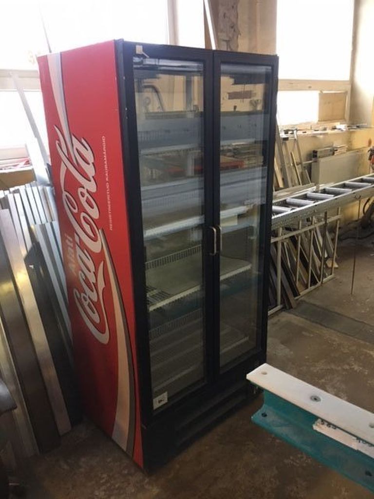 Холодильник Coca Cola.