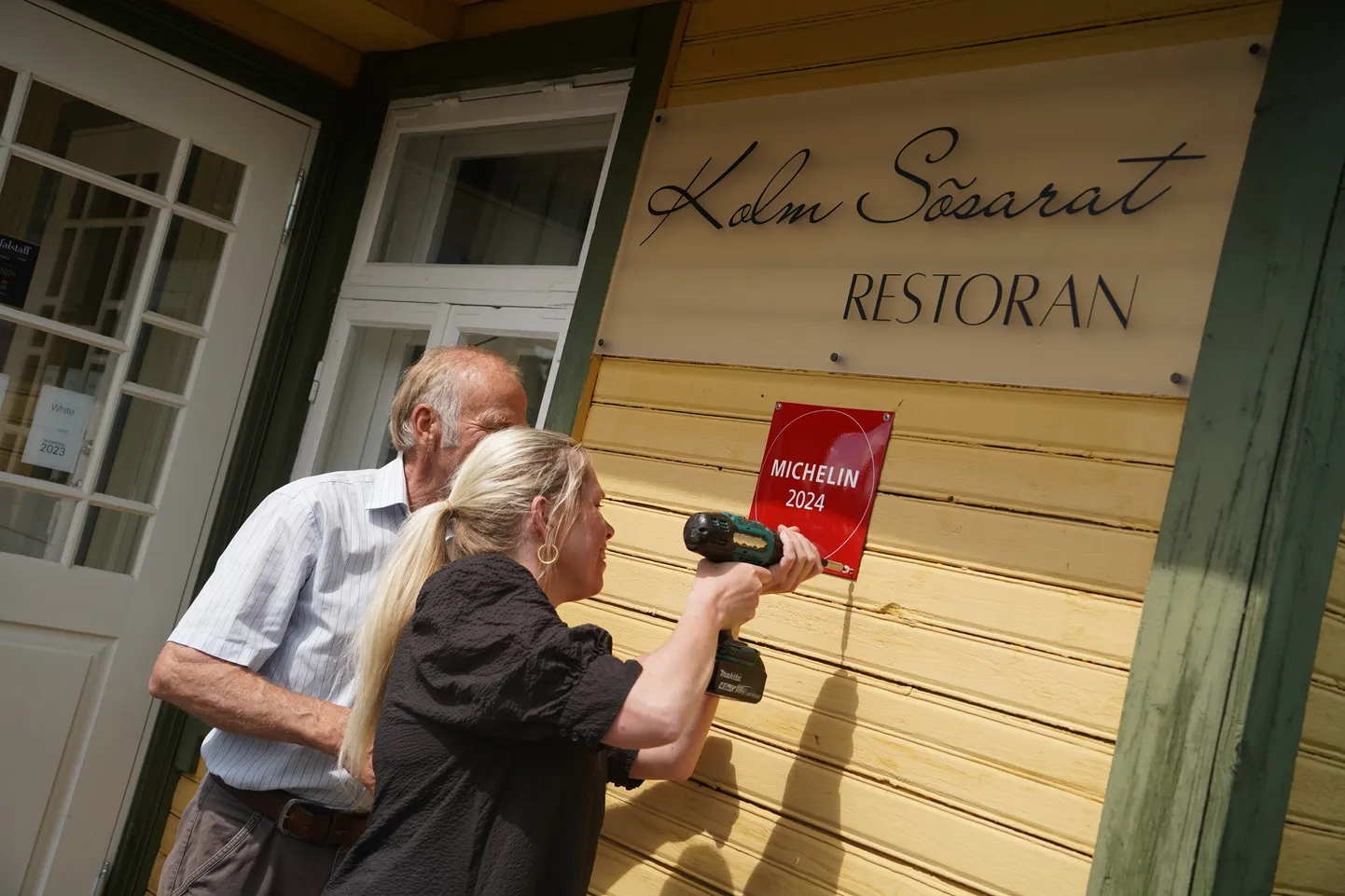 Valga vallas Lüllemäel asuva restorani Kolm Sõsarat seina ehib nüüd kvaliteeti näitav Michelini tahvel.