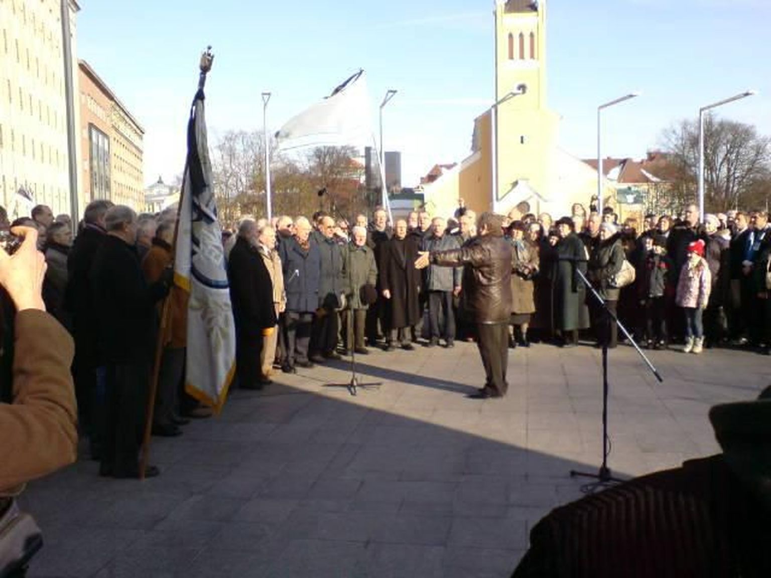 Церемония в память о жертвах депортаций на площади Вабадузе в Таллинне.