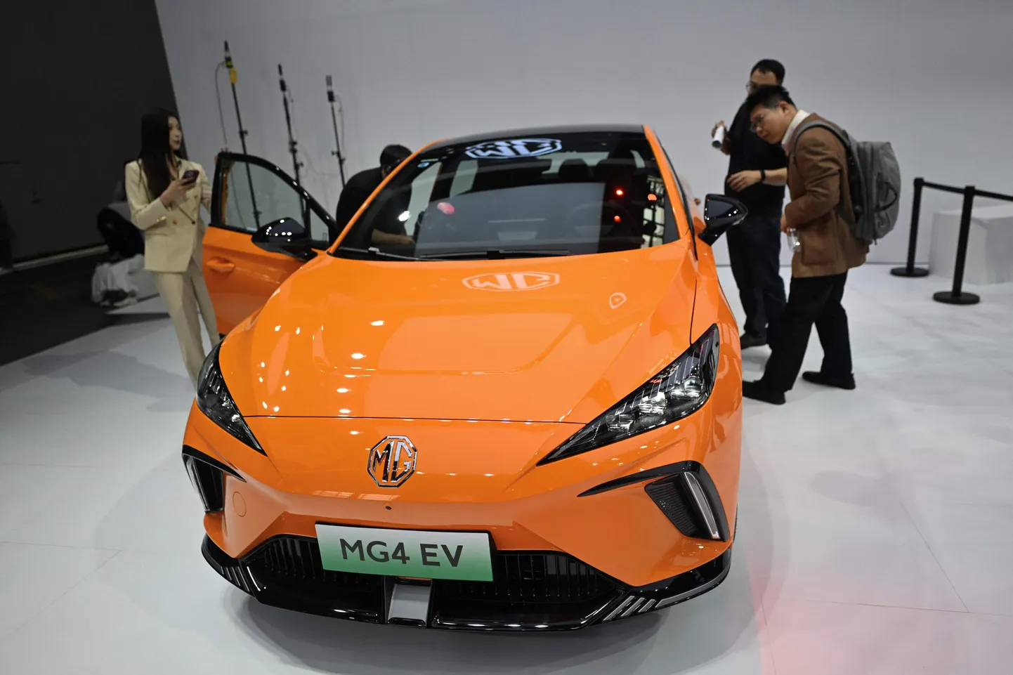 Elektriauto MG 4, mille emafirma SAIC on Hiina riigi omanduses. Sellest tulenevalt kehtestatakse neile 38-protsendiline tollimaks.