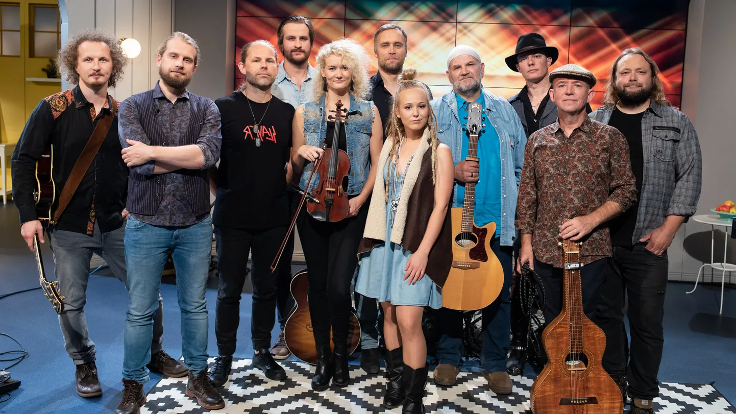 Ansambel Revals koos külalistega saates «Hommik Anuga».