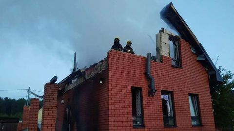 VIDEO ⟩ Aiz priekškara: Krievijas kara atbalstītāji ceļ trauksmi