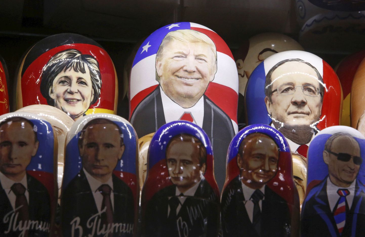 Angela Merkeli, Donald Trumpi, Francois Hollande`i ja Vladimir Putini matrjoškad.