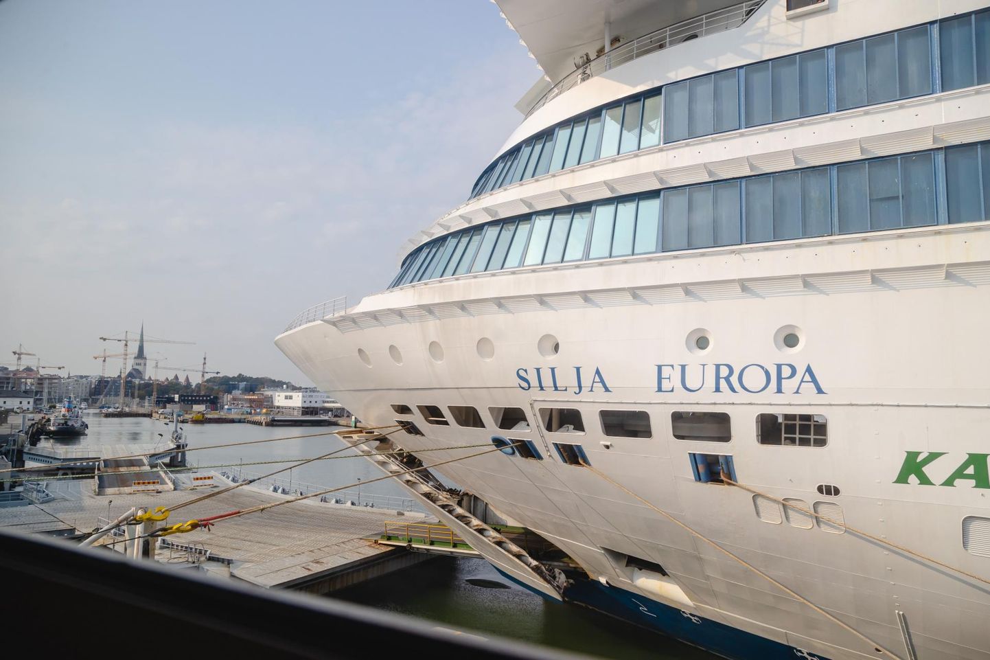 Silja Europa võib võtta korraga peale üle 3000 reisija.