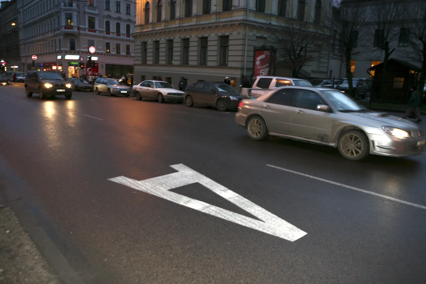 Sabiedriskā transporta josla Merķeļa ielā posmā no Marijas ielas līdz brīvības ielai.