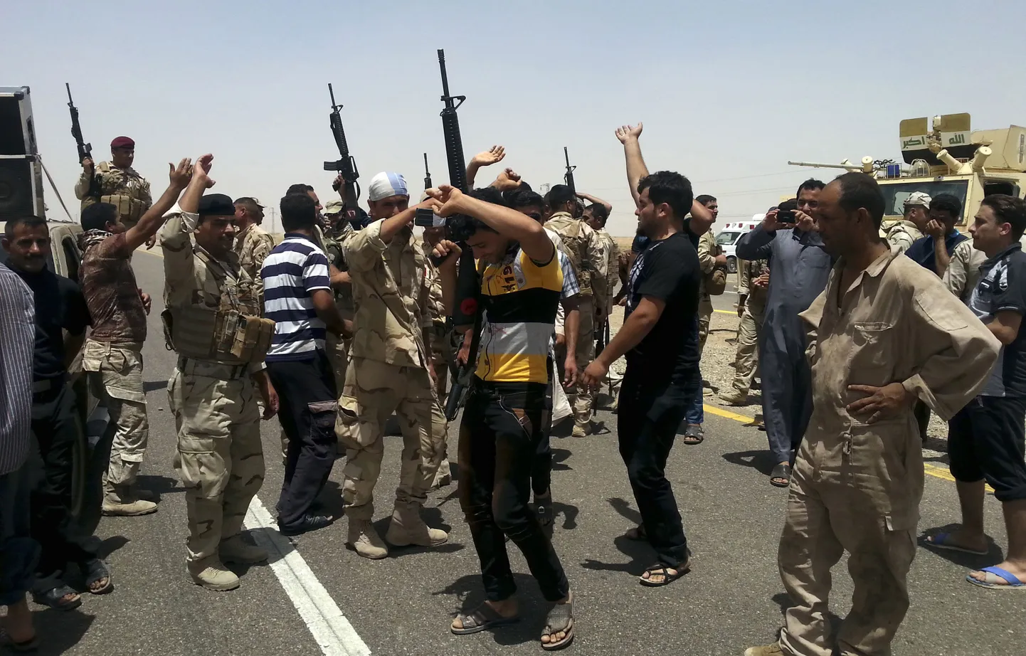 Iraagi vabatahtlike väljaõpe, kes osalevad peagi algavas äärmuslaste vastases sõjaväeoperatsioonis.