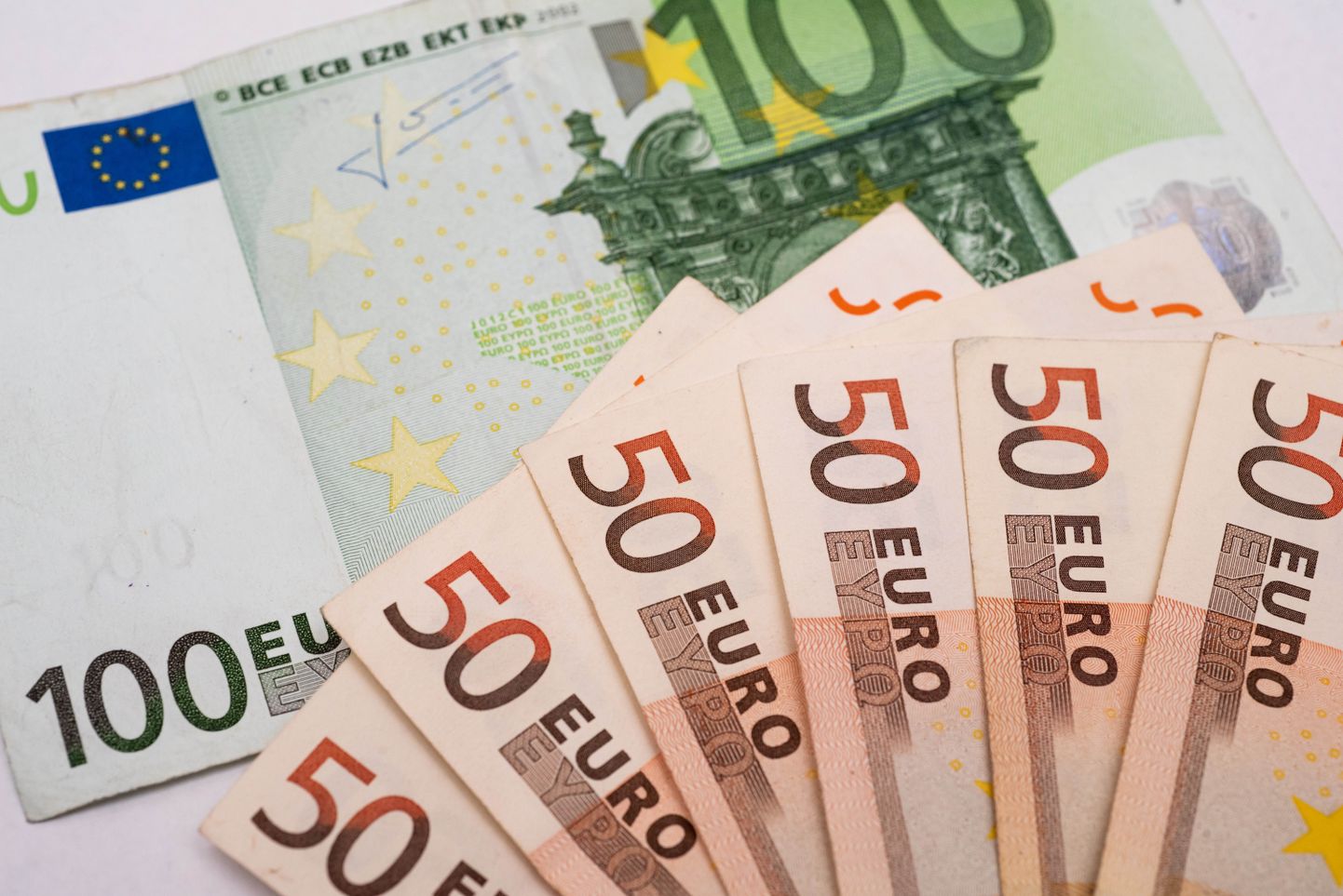 Kultuuriministeerium premeerib Ivi Laasi ja Aili Vinti 1000 euroga