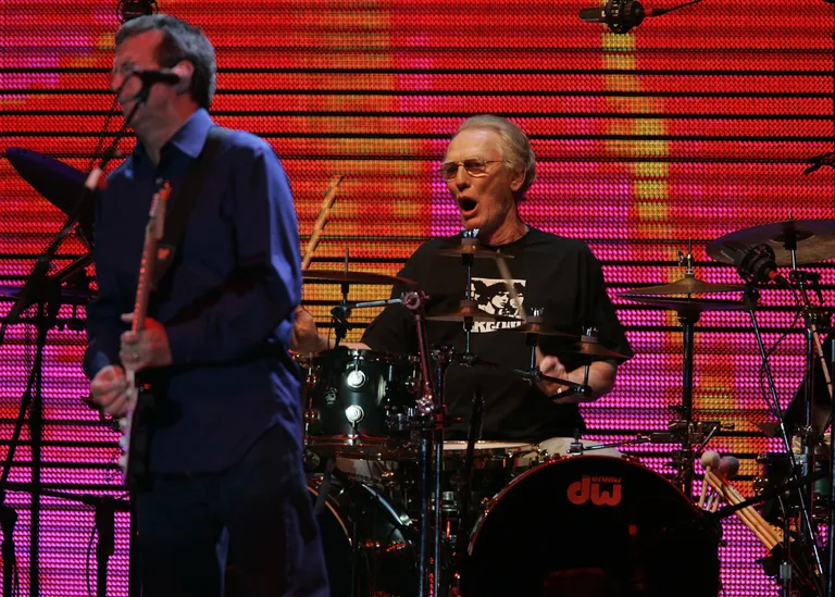 Cream esinemas 2005. aastal Madison Square Gardenil. Pildil Eric Clapton ja trummar Ginger Baker.