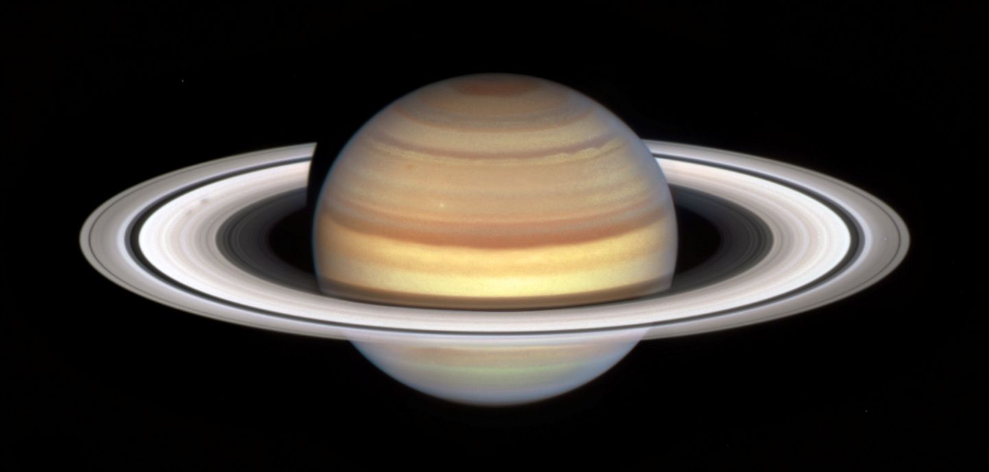 NASA Hubble´i teleskoobiga tehtud pilt Saturnist.