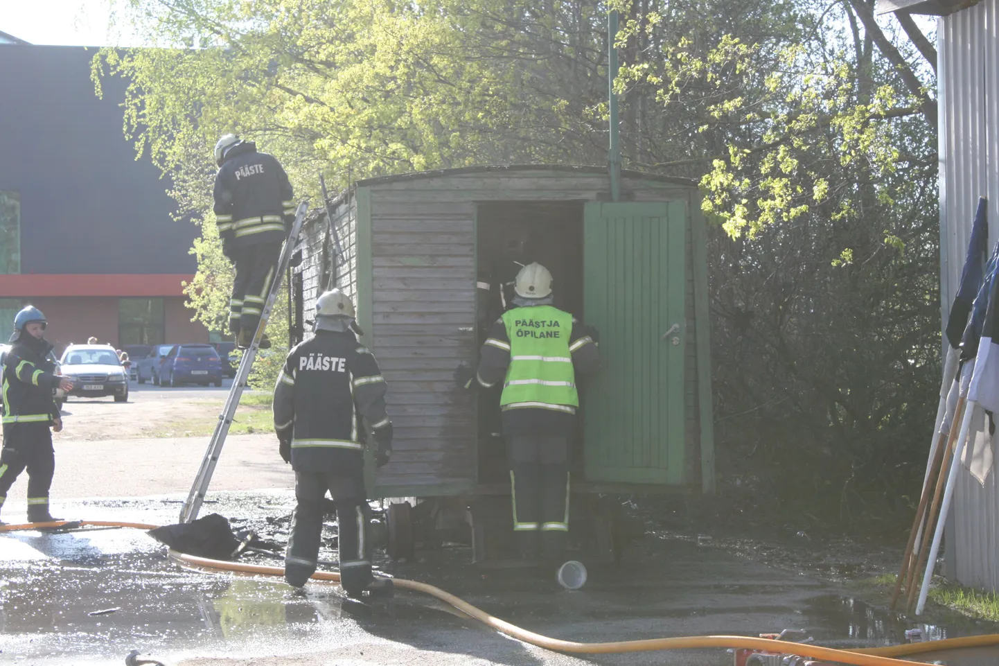 Port Artur 2 kõrval põles teisipäeva õhtul soojak.