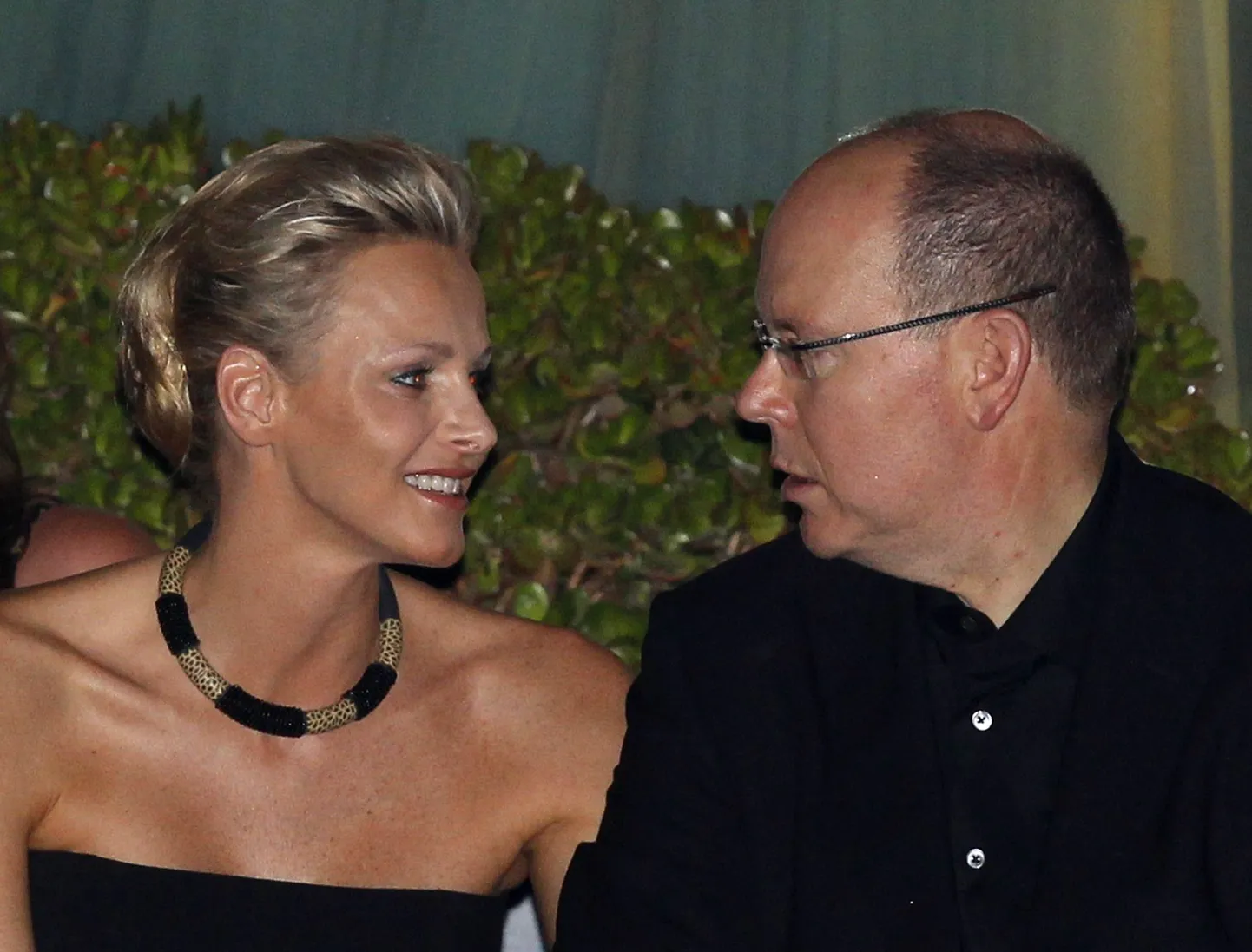 Vürst Albert II  ja ta kihlatu Charlene Wittstock