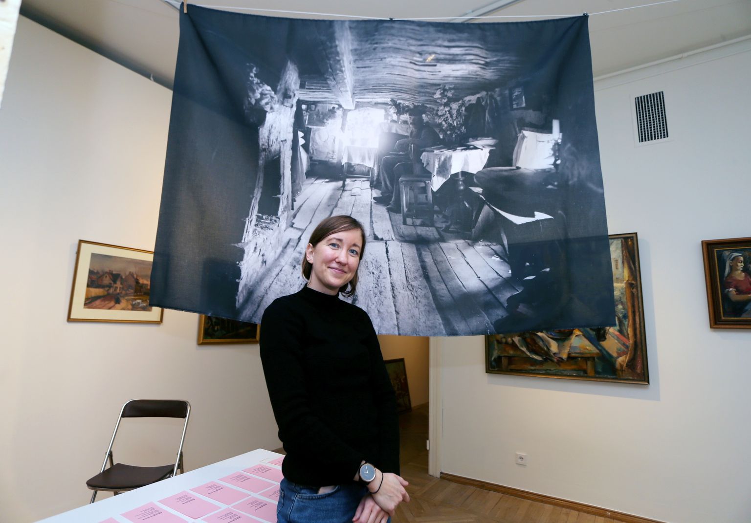 Brita Karin Arnover on koostanud näituse «Ammendamatu agul. Tartu puitarhitektuur kunstis».