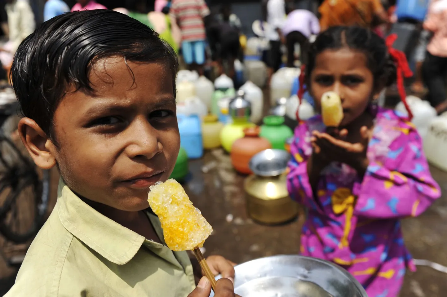 Maakera seitse miljardit elanikku kiirendavad kliimamuutust. Fotol India lapsed