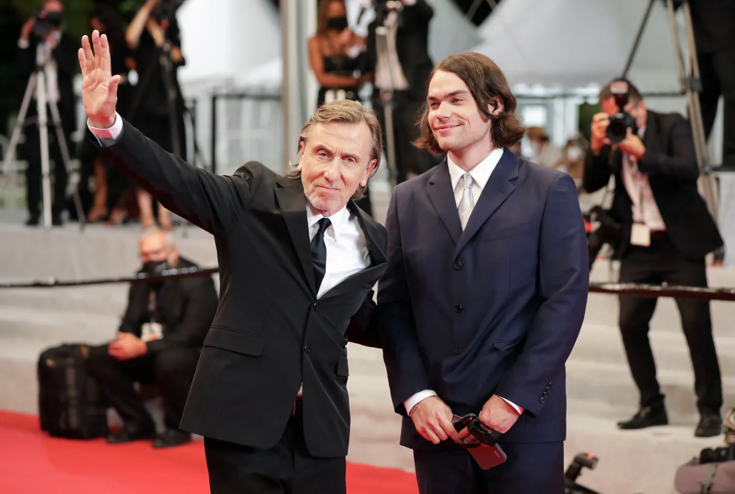 Briti näitleja Tim Roth koos oma poja Michael Cormac Rothiga 2021. juulil. Neli kuud hiljem diagnoositakse pojal vähk.