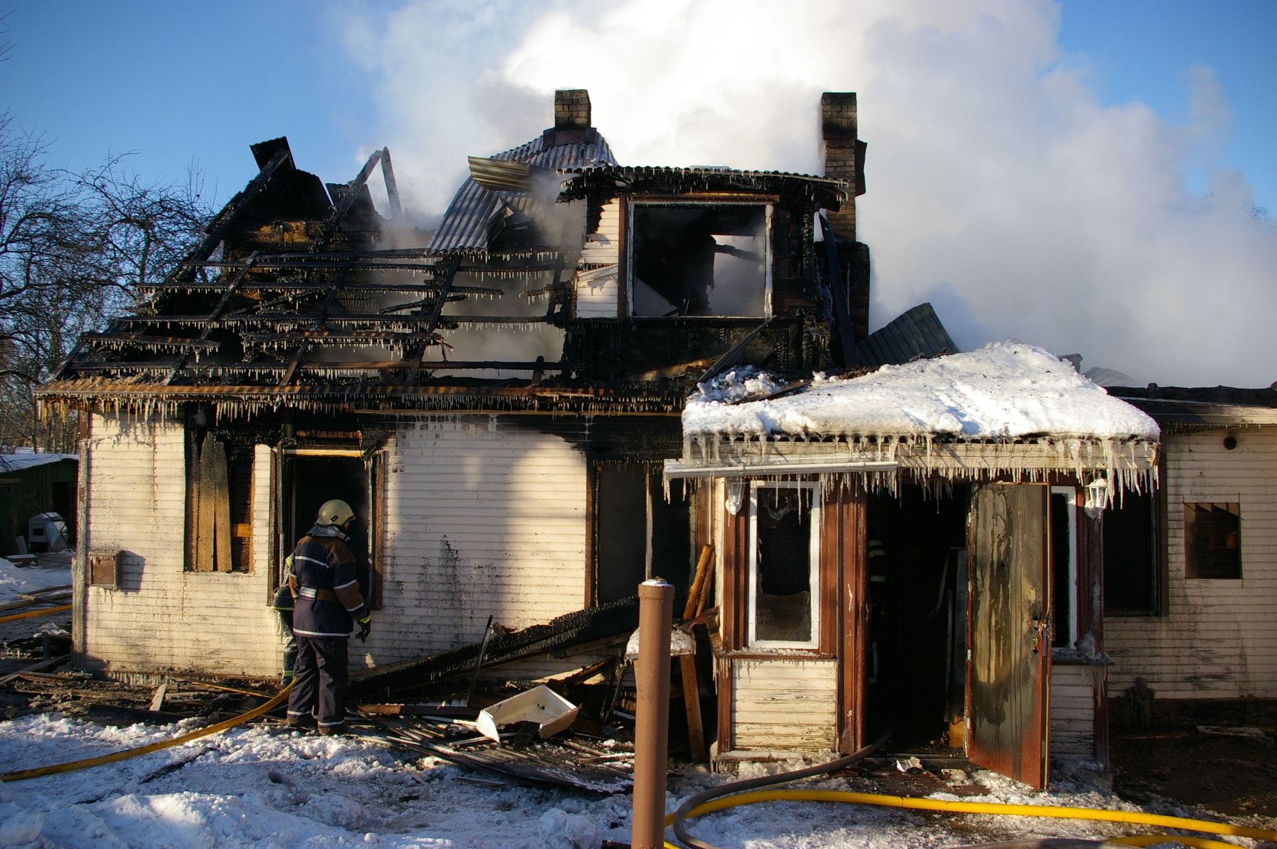 28. jaanuaril Viljandimaal Kõpu vallas elumaja ja vallamaja ühishoone tulekahju.