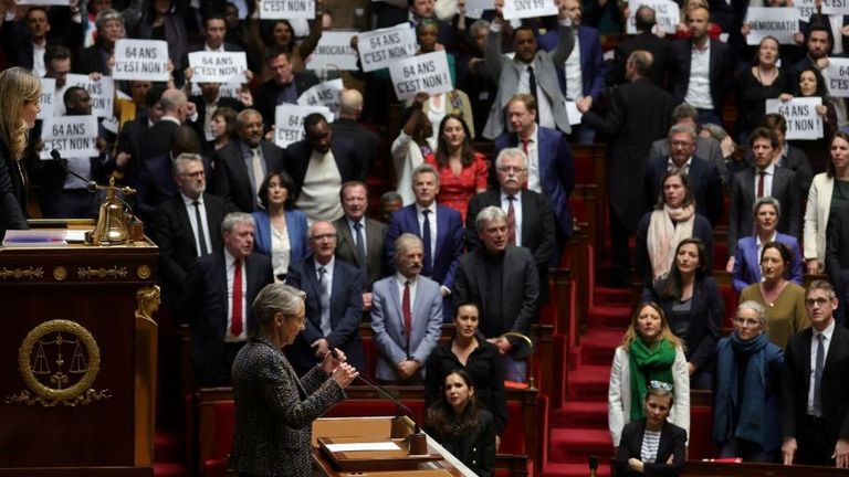 Члены оппозиции в Национальной Асамблее Франции не довольны решением об отмене голосования