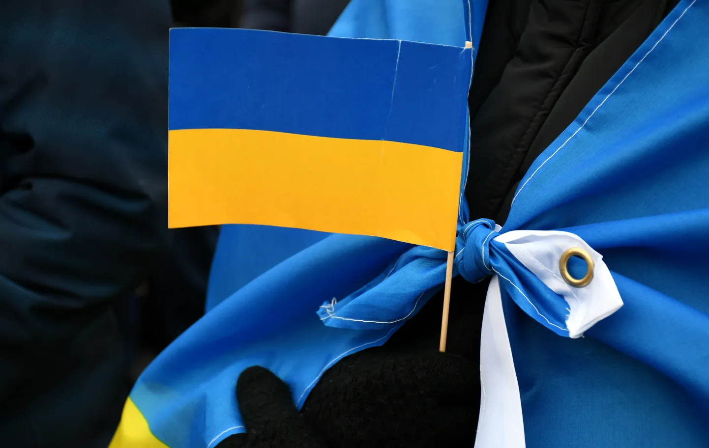 Pieminot 2. gadadienu kopš Krievijas pilna mēroga iebrukuma Ukrainā, Vienības laukumā Daugavpilī notiek mītiņš Ukrainas atbalstam.
