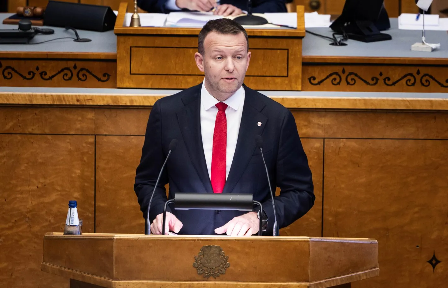 Põhiseaduse kolmandate riikide kodanike hääleõigust puudutava muutmise seaduse eelnõu hääletus riigikogus. Pildil Lauri Läänemets.