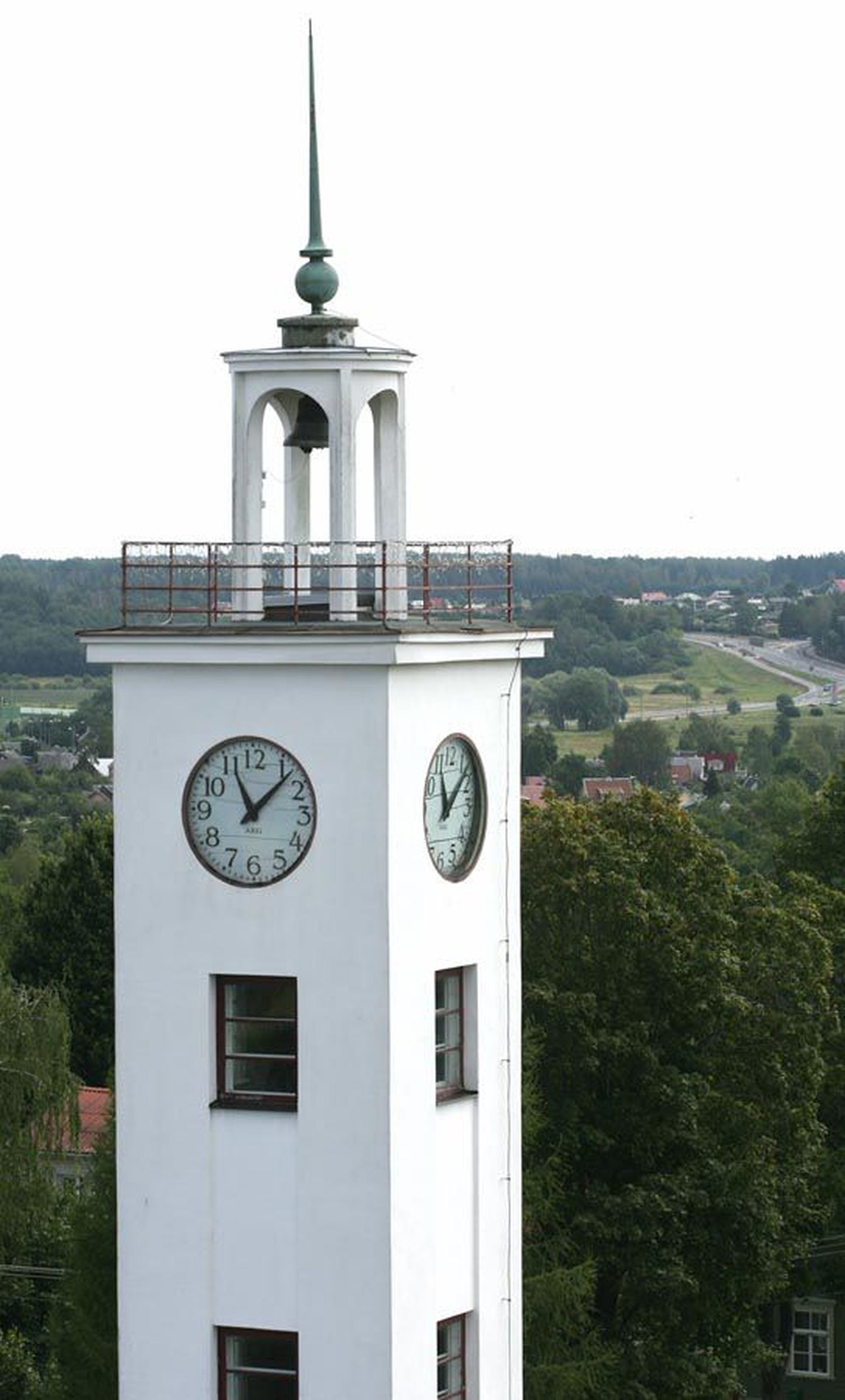 Raekoja kellal jääb sajandast sünnipäevast puudu napp 20 aastat.