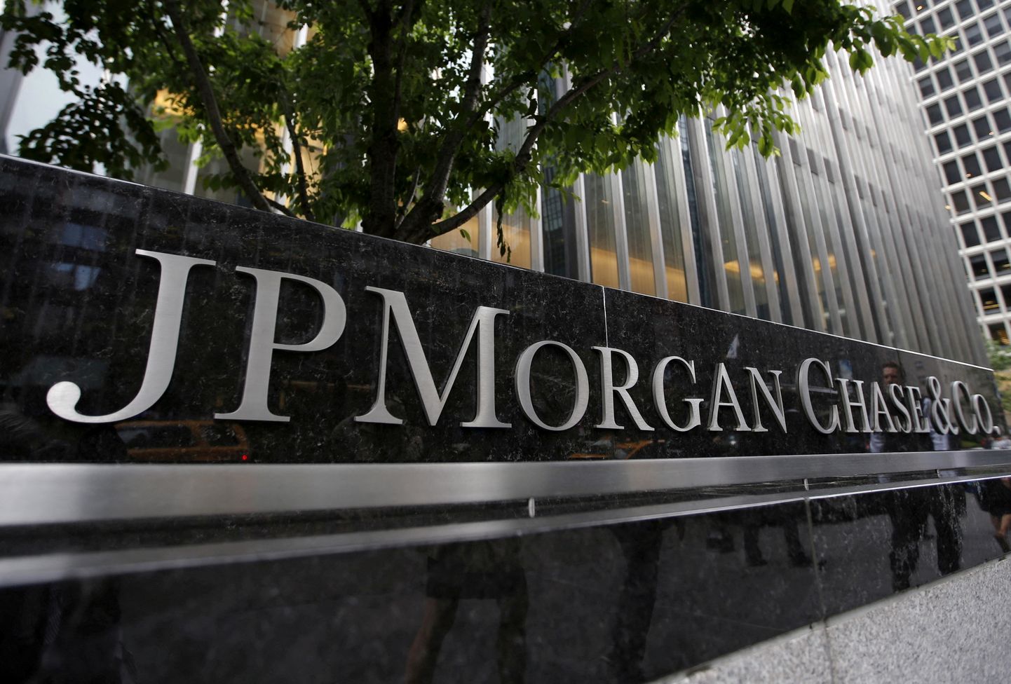 JPMorganit lõid sõda Ukrainas ja eraldised USA oodatavast majanduslangusest tingitud laenukahjude tarvis