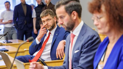 Pere üllatas Ossinovskit