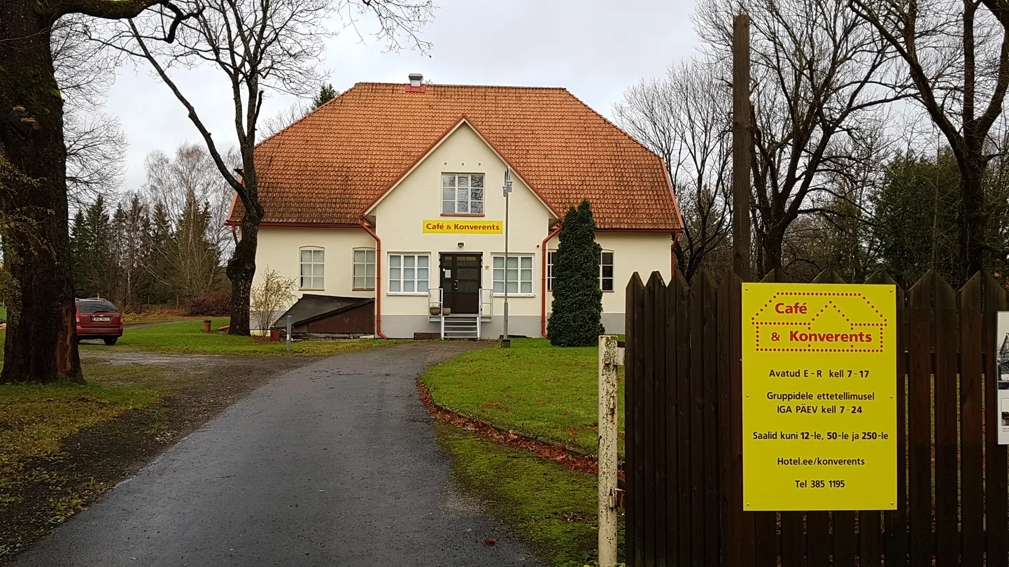 Paides Laial tänaval asuv kohvik ja konverentsikeskus.