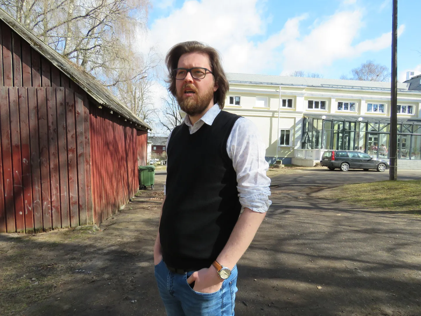 «Tunnen oma praeguses väljakutses meeletut pinget ja see kannustab mind. Võin öelda, et naudin tööd, mida teen,» ütles Otepää kultuurielu vedaja Jorma Riivald.
