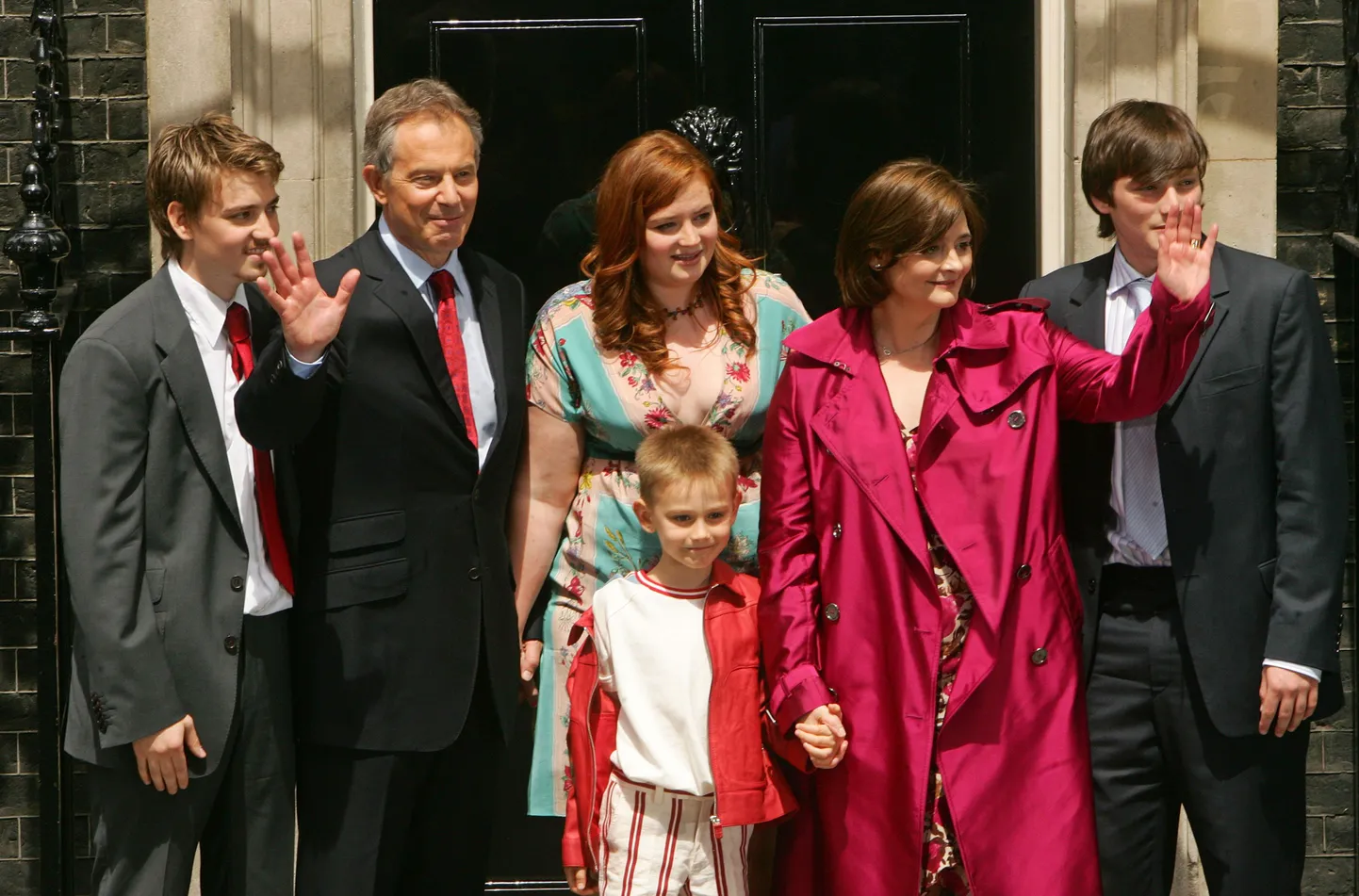 Tony Blair koos perekonnaga - Euan, Kathryn, Nicky ja ees abikaasa Cherie koos noorima lapse Leoga.