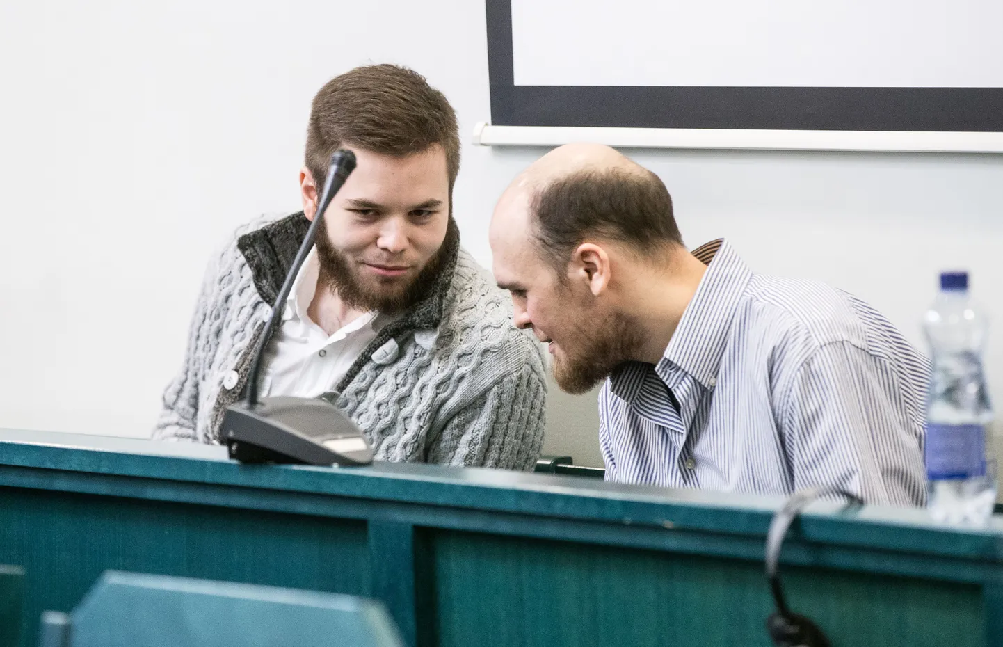 Harju maakohtus algas eile kohtuprotsess Ramil Khalilovi (vasakul) ja Roman Manko (paremal) üle, keda riigiprokuratuur süüdistab islamiterrorismi toetamises.