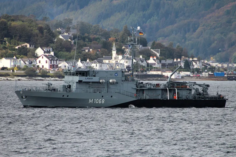 Saksamaa miinijahtija FGS Datteln meeskond on droonide kasutamisel eesliinil.