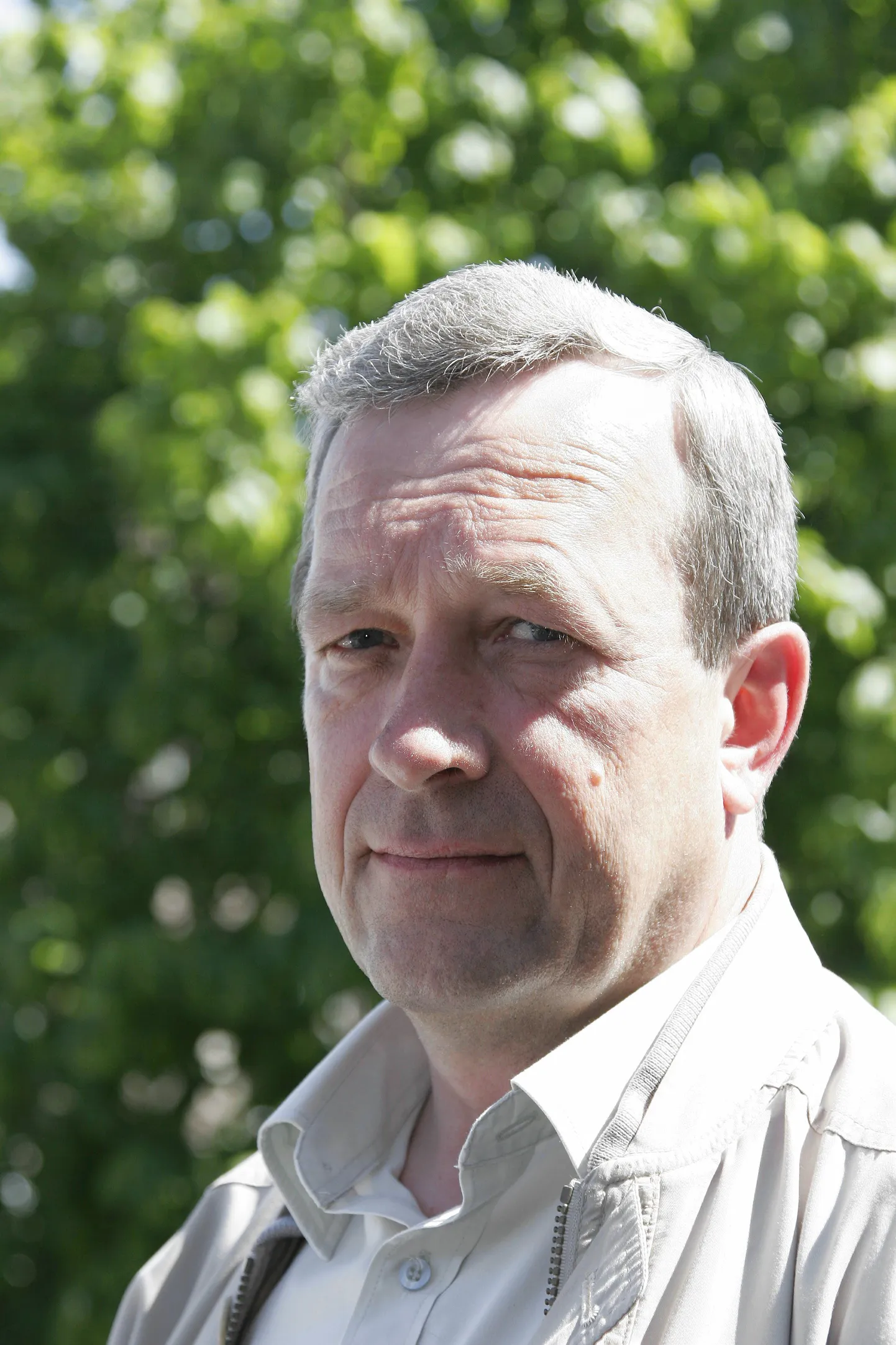 Veel poolteist aastat tagasi töötas Sulev Kannimäe Viiratsis abivallavanemana ja kuulus Rahvaliidu ridadesse. Siis sattus ta oma ülemustega konflikti, siirdus tööle Viljandi linnavalitsusse ja lahkus partei ridadest.