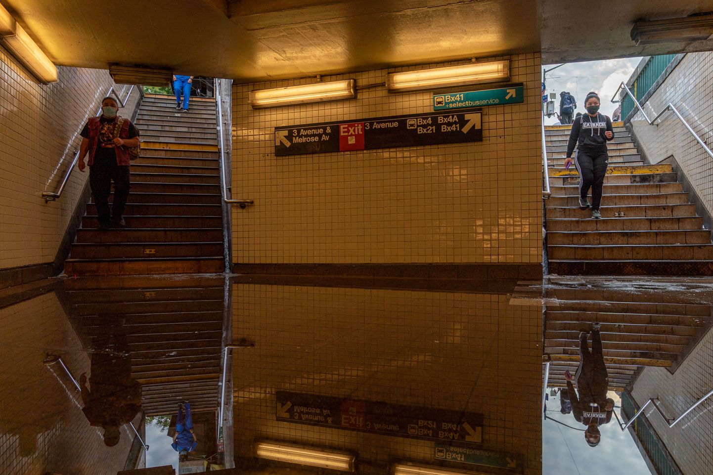 Üleujutatud 3. avenüü/149. metroojaam. Piirkonnas on troopilise tormi tagajärjel hukkunud 41 inimest.