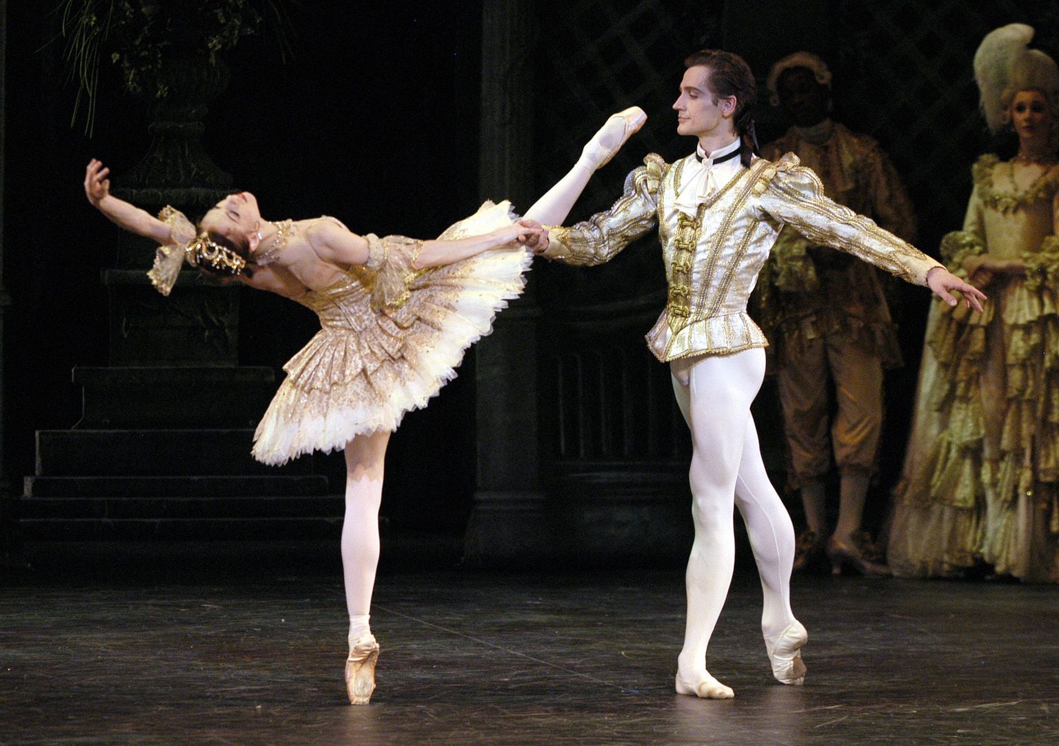 Age Oks ja Toomas Edur «Uinuva kaunitari» solistidena Inglise Rahvuslikus Balletis.