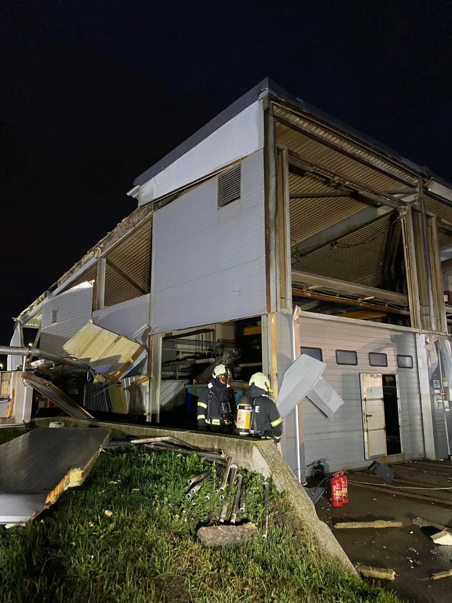 Biogaasi plahvatus tekitas ühele hoonele tugevaid purustusi.