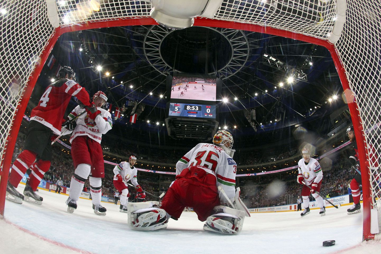 Veerandfinaalides sai kõige veenvama võidu Kanada, kes alistas Valgevene koguni 9:0.