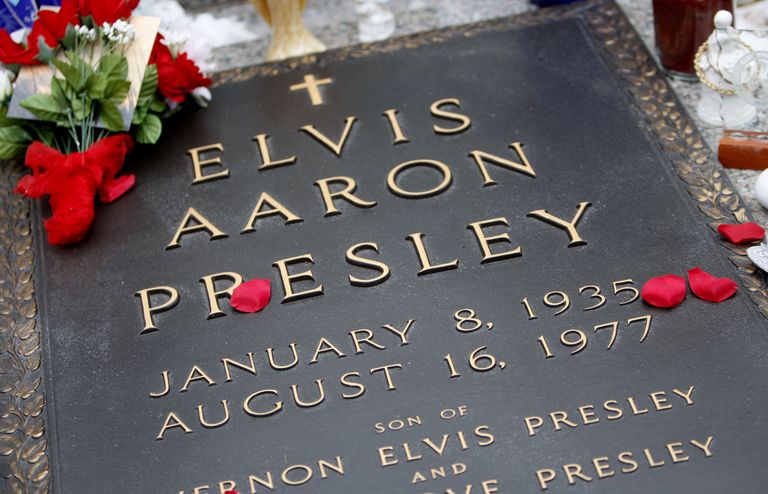 Elvis Presley haud.