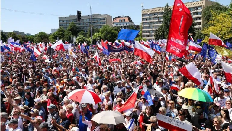 По словам организаторов, в марше приняло участие полмиллиона человек.