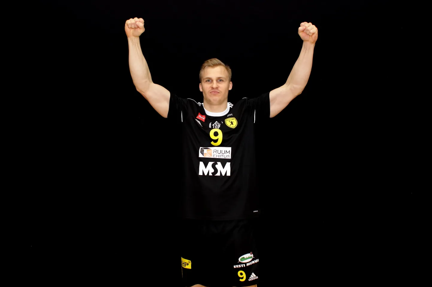 Kümneaastase vaheaja järel Eesti meistriliigas mängiva Mikk Pinnoneni esmamuljed on positiivsed.