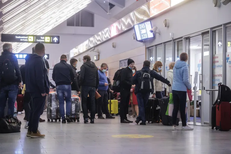 Rändamisega seonduv, mille kohta varasematel loendustel ei küsitud, on oluliseks muutunud. Rahvusvahelised loenduse reeglid näevad ette viimatise riiki saabumise ja ka pikemalt välismaal elamise kogemuse küsimist. Tallinna lennujaam.