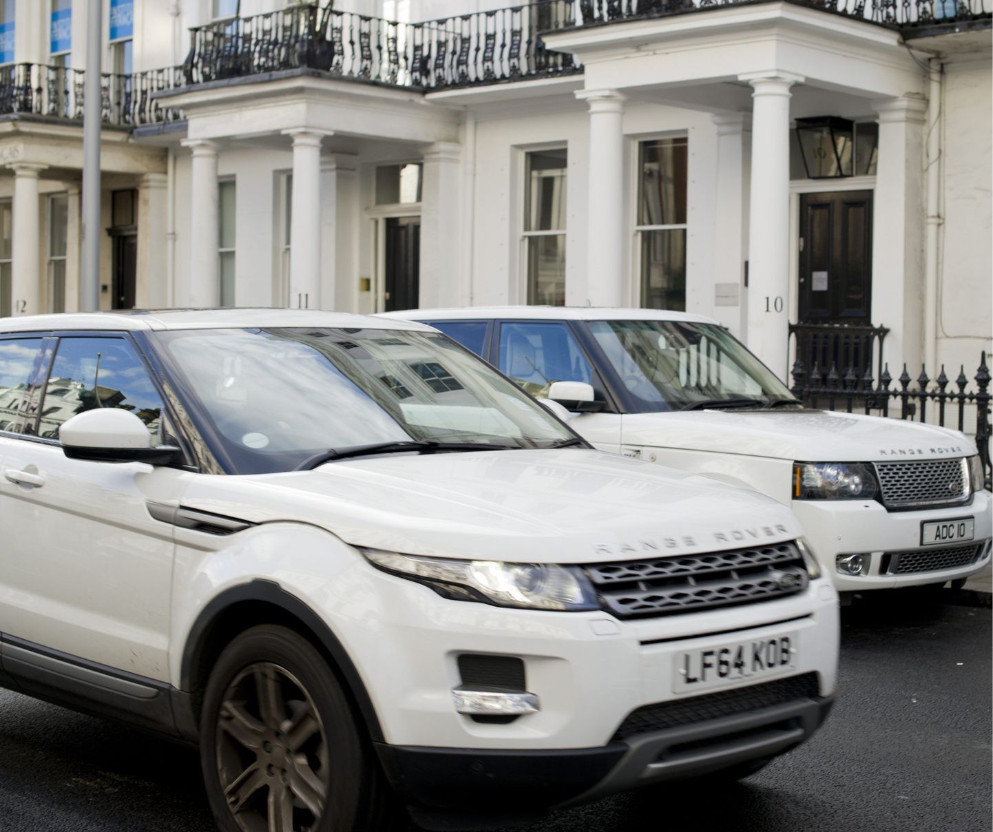 Londoni politsei sai juhised peatada isikutuvastamiseks kinni kõik Range Roverite juhid