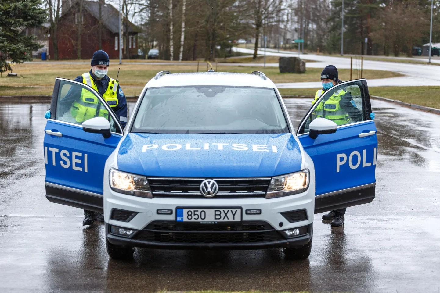 Politsei kontrollib senisest enam nakatumisriskiga inimese kodus püsimise kohustuse täitmist. Foto on illustratiivne.