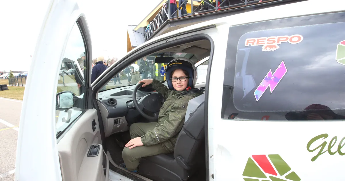 GALERII Roolis ainult lapsed: Langel võtsid mõõtu noored, kuid vilunud ...